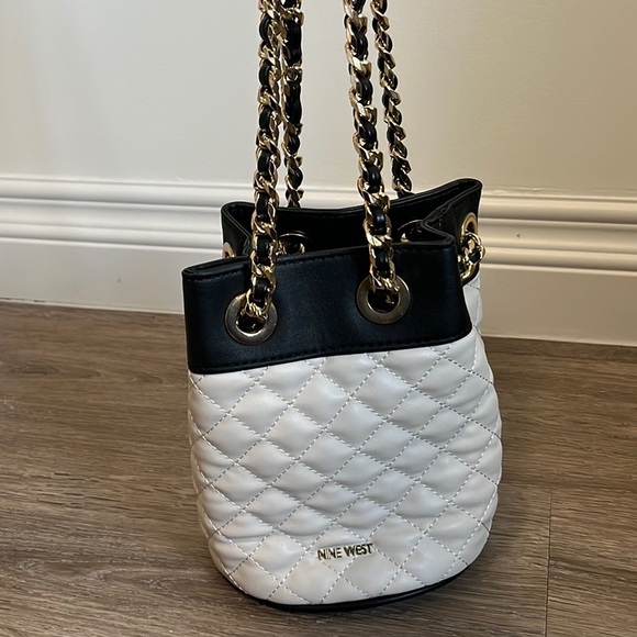 NINE WEST Navy Blue and Cream Small Bucket Bag - Picture 4 of 6